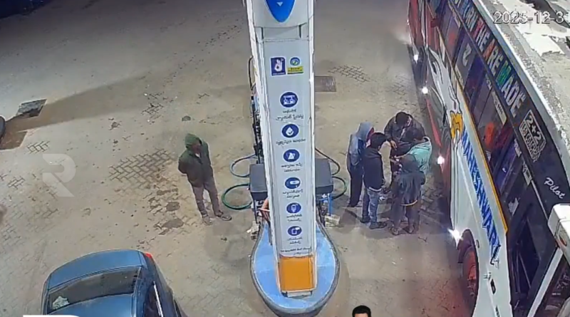 students-fight-back-at-petrol-bunk