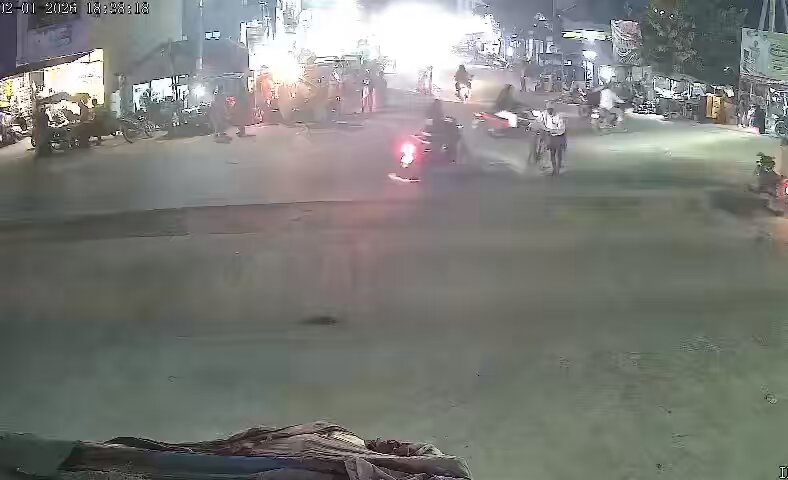 bike-skids-under-lorry-man-killed