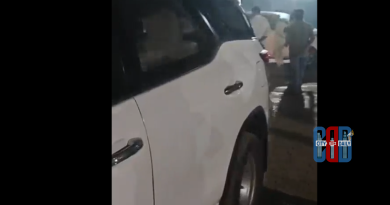 medaram-minister-adluri-lakshman-convoy-attack