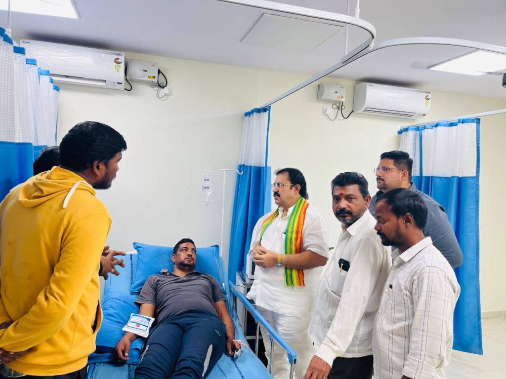 sarapak-sarpanch-visits-injured-itc-worker