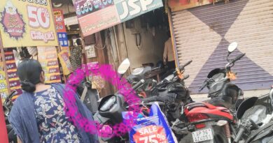 warangal-crossroads-knife-protest-marital-dispute