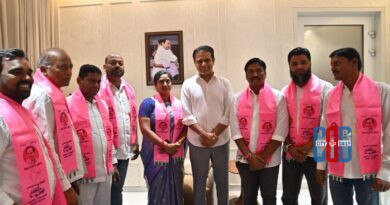 brs-welcomes-former-congress-leaders-banswada