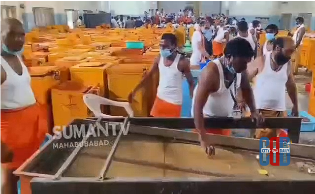 Temple Authorities Conduct Medaram Hundi Counting