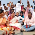 police-stop-brs-leaders-kyathanpalli-municipal-office