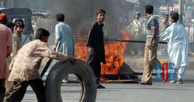 Iran Supreme Leader Khamenei Death Protests Erupt in Pakistan outside US Consulate Karachi