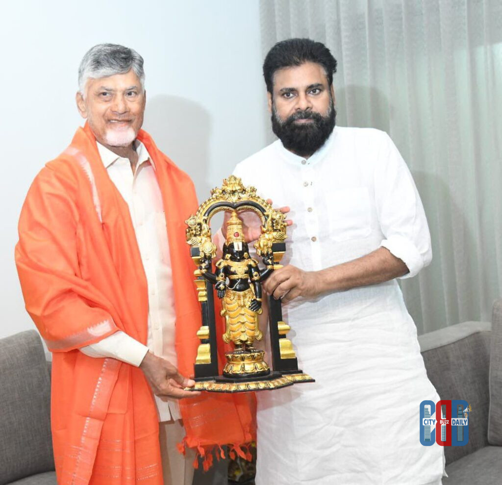 Pawan Kalyan Chandrababu Naidu Meeting at Undavalli residence