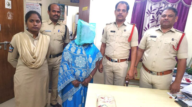 Tirumala gold chain theft case near Sri Bedi Anjaneyaswamy Temple