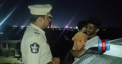 Police intercepting car and rescuing family in Palnadu suicide attempt case