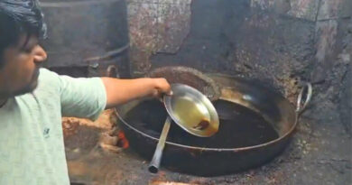 Hyderabad: H-FAST raids unlicensed Charminar food godown, seizes adulterated chicken and oil