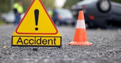 6 killed, 20 injured as bus crashes into truck on highway in Vadodara
