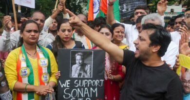 Shiv Sena (UBT) terms Delhi protests ‘start of revolution’