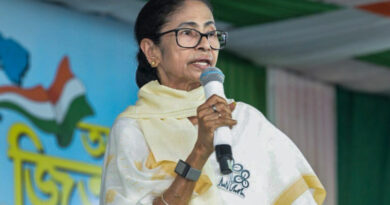 Mamata Banerjee lashes out at rebel TMC faction, dares dissidents to join BJP