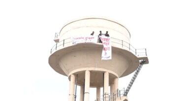 NSUI workers climb atop water tank in Jaipur, denounce police action at Jantar Mantar
