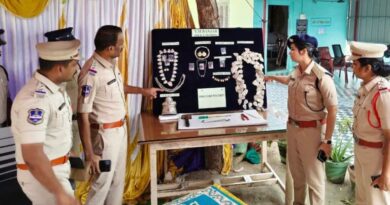 Temple theft gang held with gold and silver articles in Khammam