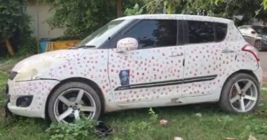 Girlfriend leaves 3,400 kiss marks on car; cops fine man Rs 5,500, order removal