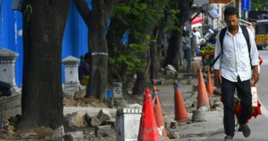 KBR Park traffic loop leaves pedestrians struggling with missing footpaths, crossings