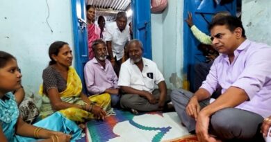 KTR demands impartial probe into Sircilla weaver’s death, promises support to family