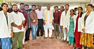 Striking AYUSH House Surgeons meet MP Mallu Ravi; MP extends solidarity