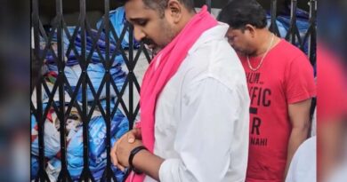 BRS leader Krishank questions delay in saree distribution at Cantonment Workshop