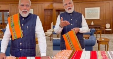 PM Modi greets nation on National Handloom Day