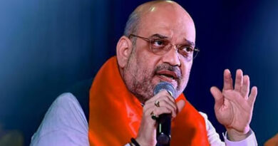 Amit Shah presents presidential colours to Puducherry Police