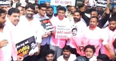 BRS leaders protest outside ED office, seek details of Minister Ponguleti case