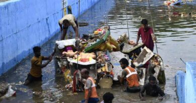 Ganesh idol immersion continues as Hyderabad sees heavy crowds and traffic