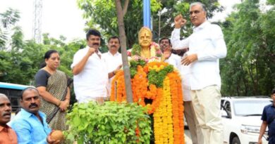 Harish Rao pays tribute to Chakali Ilamma, unveils statue in Gajwel