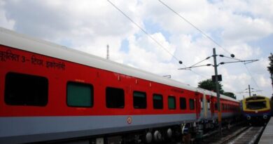 Hyderabad: OHE failure after power lines snap over Intercity Express near Moulali