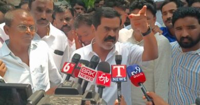 Jurala tension: BRS leaders, farmers stopped from reaching project over water release