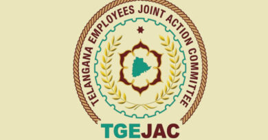 Employees, teachers, pensioners, officers stage protest in Adilabad