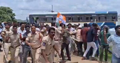 Tension in Yadadri Bhongir after Congress, BJP workers clash