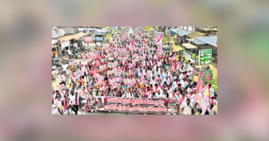BRS cadre take to streets across Khammam, target congress government