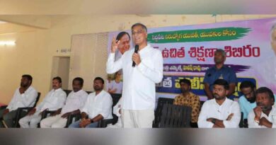 Focus on examination, stay away from social media, Harish asks constable job aspirants after launching free coaching