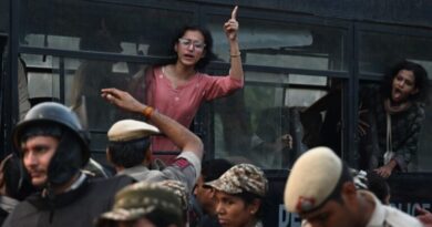 Mamata, Kejriwal among thousands detained amid anti-CEC protest in Delhi