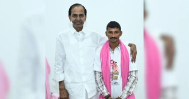 Devarakadra youth walks 200 km to meet KCR