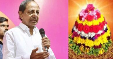 KCR extends Saddula Bathukamma greetings