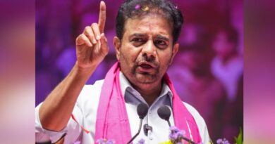 Andhra Pradesh fields get water, while Telangana lets it flow into sea: KTR