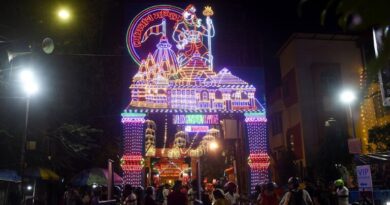 Several major Durga Puja organisers in Kolkata temporarily shut pandals for public viewing