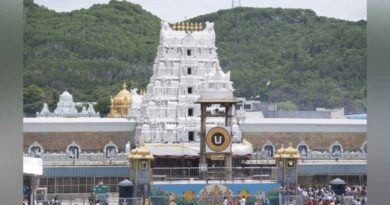 Heavy rush of devotees in Tirumala amid holidays and Peratasi month