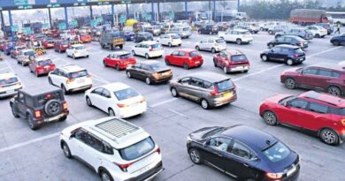 Dasara rush chokes highways out of Hyderabad, long queues at toll plazas