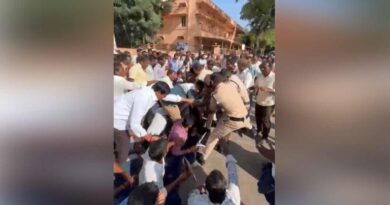 Vikarabad farmers protest frequent power cuts, demand adequate supply