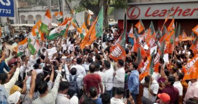 Stone-pelting outside Congress office in Jamshedpur leaves over 10 injured